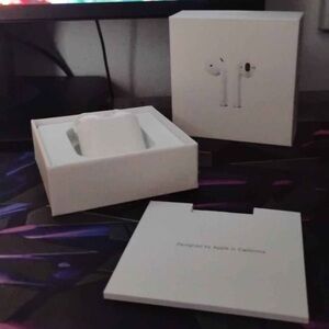 Apple AirPods with White Charging Case